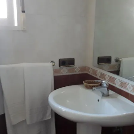 Lindaraja Hotel 2*